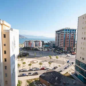 Apartament I'm Joy, Wlora